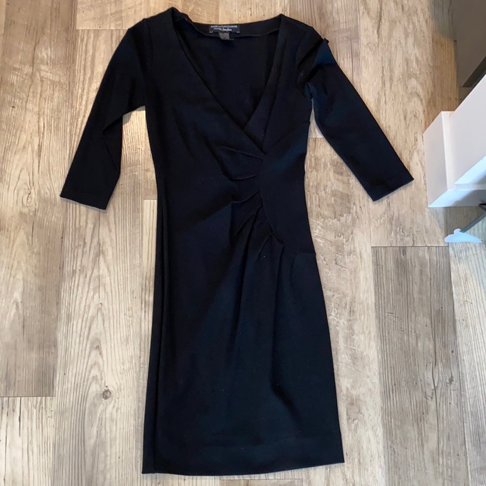 DVF black dress 3/4 sleeve
